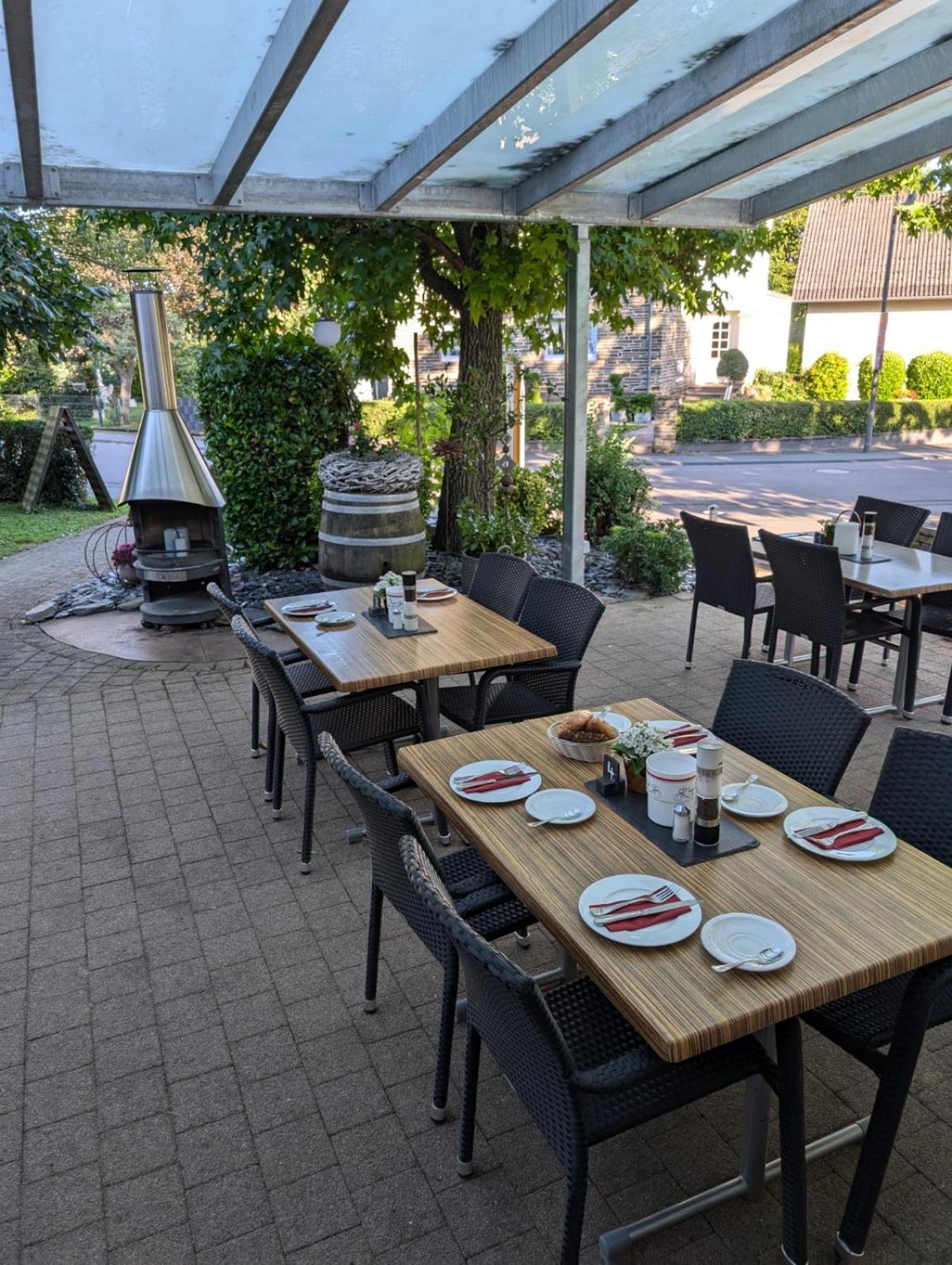 Hotel Weingut Weich Riol Exterior foto